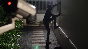 El este Liviu Apetrei, românul care a aruncat trei hoți peste balustradă în Italia. Cum s-a întâmplat totul? „Am auzit zgomote și...”